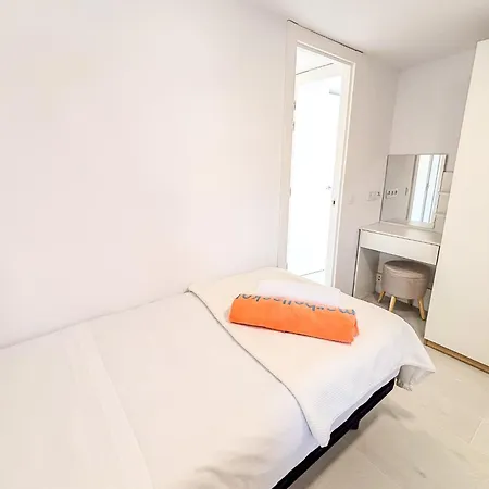 Skol 408a 2 Bedrooms Duplex With Sea Views 马尔韦利亚